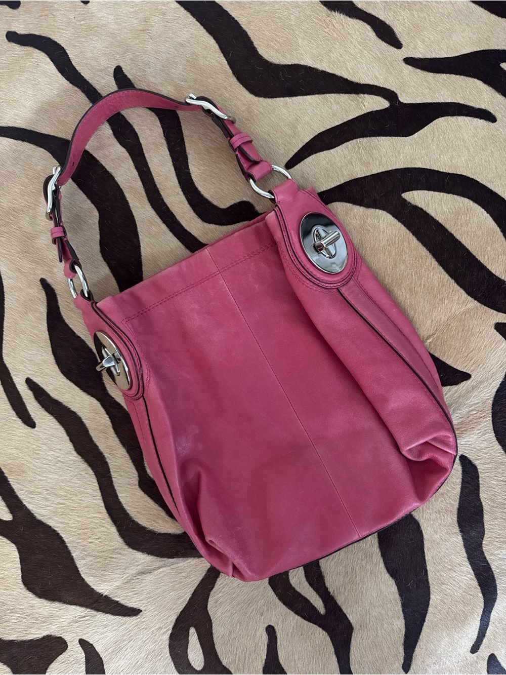 Coach 00s Pink Leather Shoulder Bag